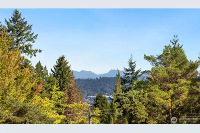 6652 Parkpoint Way NE #D-311, Seattle, WA 98115 - Photo 20