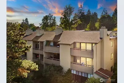 6652 Parkpoint Way NE #D-311, Seattle, WA 98115 - Photo 2