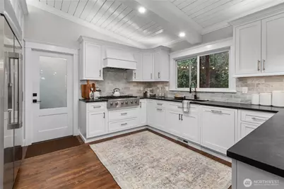 3227 103rd Place NE, Bellevue, WA 98004 - Photo 8