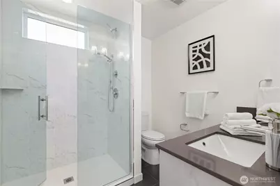 9518 Interlake Avenue N, Seattle, WA 98103 - Photo 28