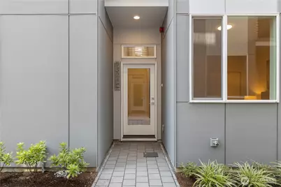 9518 Interlake Avenue N, Seattle, WA 98103 - Photo 6