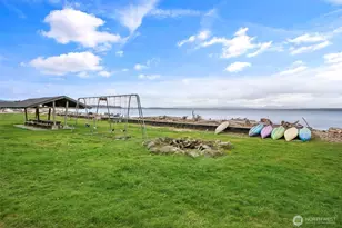 1433 Country Club Dr, Camano Island, WA 98282 - Photo 38