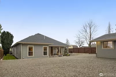 20413 Church Lake Drive E, Bonney Lake, WA 98391 - Photo 32