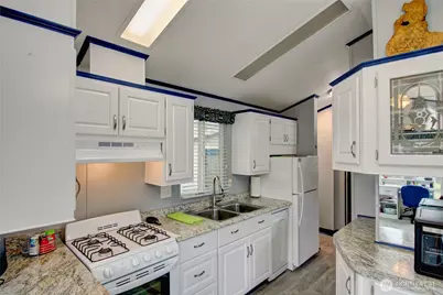 22989 Lake McMurray Lane #10, Mount Vernon, WA 98274 - Photo 8