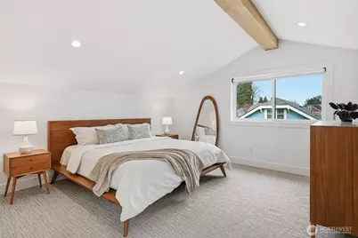 132 NE 52nd Street, Seattle, WA 98105 - Photo 18