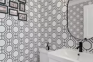 132 NE 52nd St, Seattle, WA 98105 - Photo 8