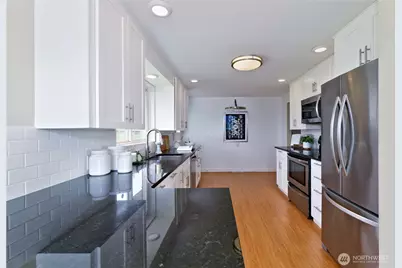 11027 Auburn Avenue S, Seattle, WA 98178 - Photo 10