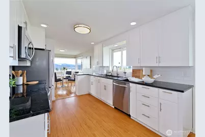 11027 Auburn Avenue S, Seattle, WA 98178 - Photo 12