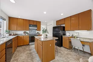 18820 112th Pl SE, Renton, WA 98055 - Photo 8