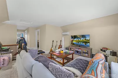 708 Warren Avenue N, Seattle, WA 98109 - Photo 22