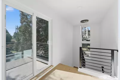 10702 Linden Avenue N, Seattle, WA 98133 - Photo 28