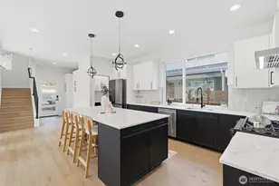 10702 Linden Ave N, Seattle, WA 98133 - Photo 8