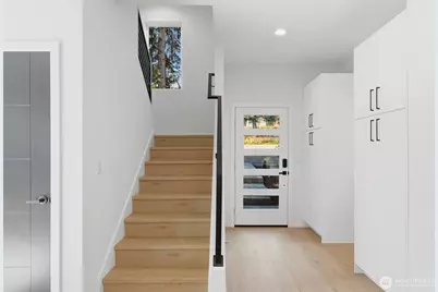 10702 Linden Avenue N, Seattle, WA 98133 - Photo 16