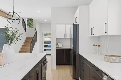 10702 Linden Avenue N, Seattle, WA 98133 - Photo 10