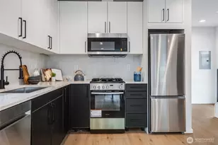 904 N 107th St, Seattle, WA 98133 - Photo 8