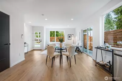 904 N 107th Street, Seattle, WA 98133 - Photo 10