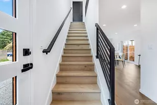 904 N 107th St, Seattle, WA 98133 - Photo 14