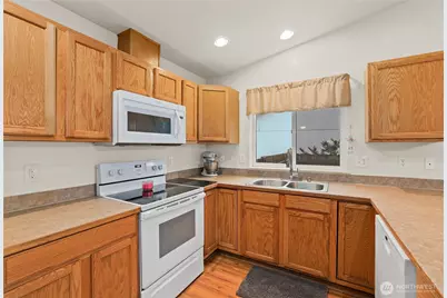 22419 Bluewater Drive SE, Yelm, WA 98597 - Photo 12