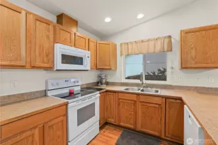 22419 Bluewater Dr SE, Yelm, WA 98597 - Photo 12