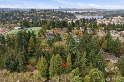 339 108th Avenue SE, Bellevue, WA 98004 - Photo 4