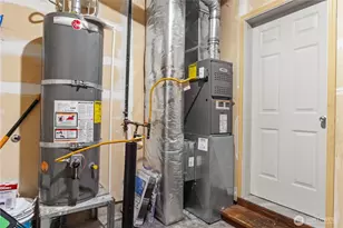 11203 6th Ave E, Tacoma, WA 98445 - Photo 34