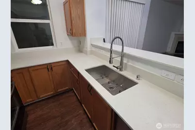 11203 6th Avenue E, Tacoma, WA 98445 - Photo 8