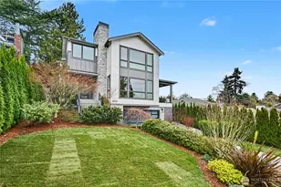 4615 52nd Ave S, Seattle, WA 98118 - Photo 2