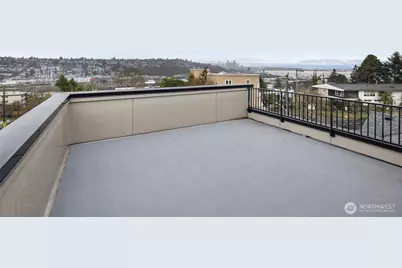 2409 W Boston Street #A, Seattle, WA 98199 - Photo 32