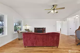 1518 Carol St, Camano Island, WA 98282 - Photo 8