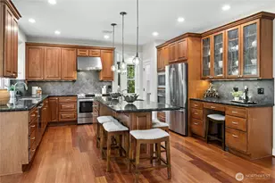 10806 SE 16th St, Bellevue, WA 98004 - Photo 14