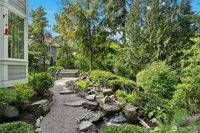 10806 SE 16th Street, Bellevue, WA 98004 - Photo 6
