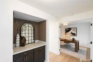 18513 NE 19th Pl, Bellevue, WA 98008 - Photo 2