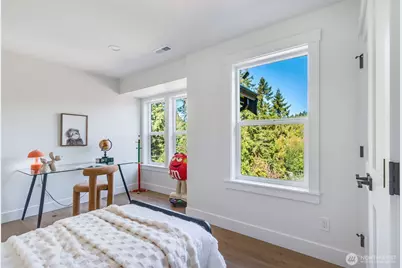 10661 Forbes Creek Drive, Kirkland, WA 98033 - Photo 28