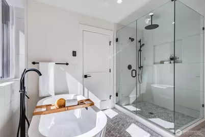 10661 Forbes Creek Drive, Kirkland, WA 98033 - Photo 26