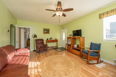 901 N 8th Street, Mount Vernon, WA 98273 - Photo 10