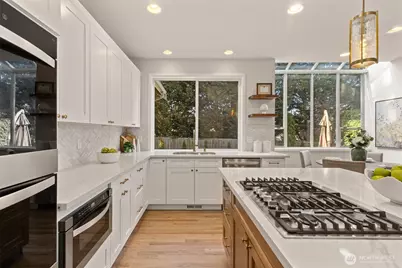 1215 269th Avenue SE, Sammamish, WA 98075 - Photo 12