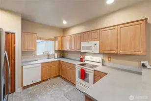 3245 57th Ave SE, Olympia, WA 98501 - Photo 12