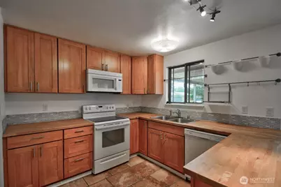 9902 114th Street SW, Lakewood, WA 98498 - Photo 10