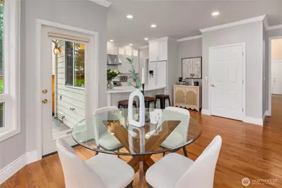 16651 Northup (Private Lane) Way, Bellevue, WA 98008 - Photo 12