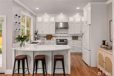 16651 Northup (Private Lane) Way, Bellevue, WA 98008 - Photo 8