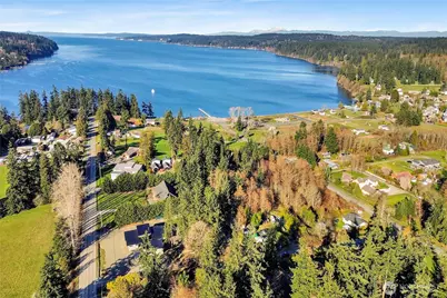 9 Joanne Drive, Freeland, WA 98249 - Photo 2