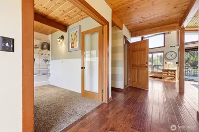 5322 S Island Drive E, Bonney Lake, WA 98391 - Photo 8