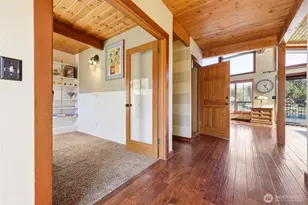 5322 S Island Dr E, Bonney Lake, WA 98391 - Photo 8