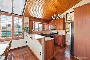 5322 S Island Dr E, Bonney Lake, WA 98391 - Photo 14