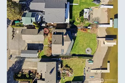 5322 S Island Drive E, Bonney Lake, WA 98391 - Photo 40