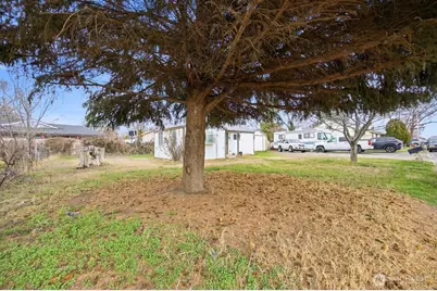 17 E 13th Ave, Kennewick, WA 99336 - Photo 2