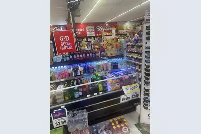 705 W 1st Street, Wapato, WA 98951 - Photo 2