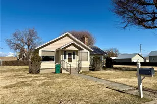 715 SE Pope Ave, Wilbur, WA 99185 - Photo 2