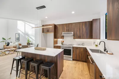 2110 1st Avenue N, Seattle, WA 98109 - Photo 12