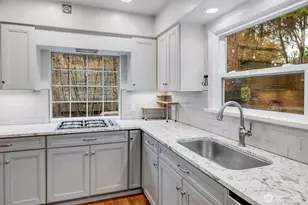 1252 NE 89th St, Seattle, WA 98115 - Photo 8